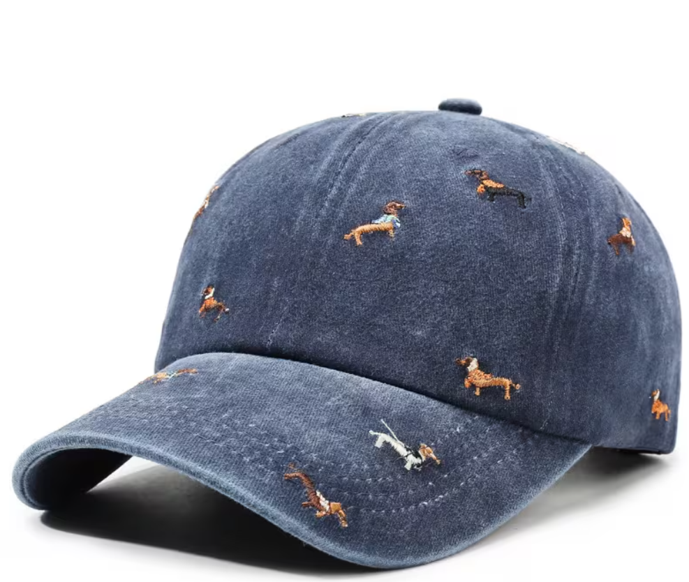 blauwe teckel pet met geborduurde teckeltjes