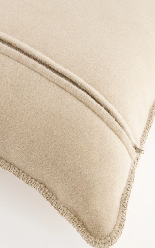 beige teckel kussenhoes 50x50