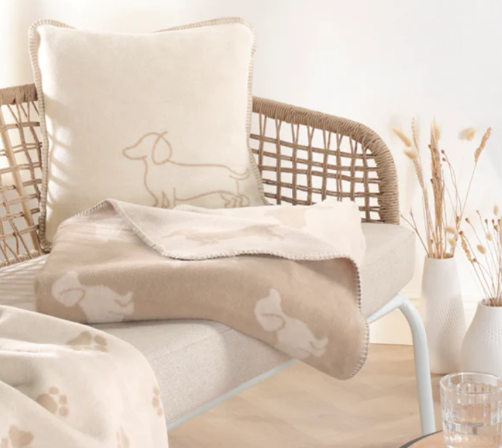 beige teckel kussenhoes 50x50